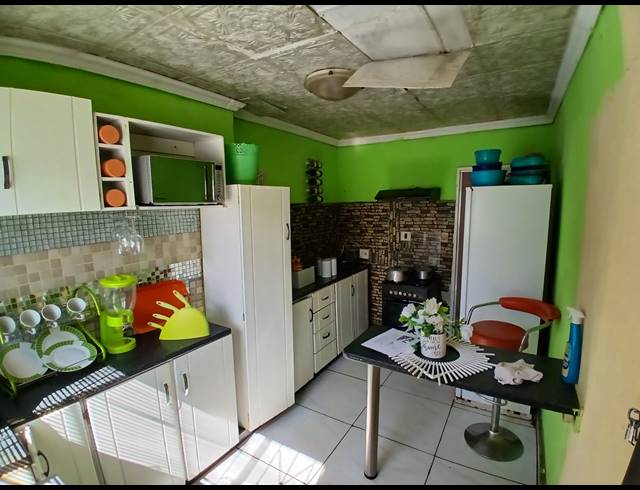 3 BEDROOM HOUSE FOR SALE IN EVATON WEST